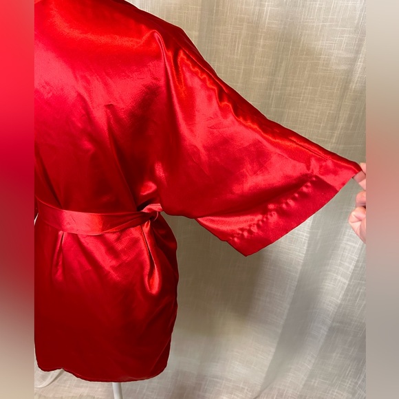 FREDERICK'S OF HOLLYWOOD RED SATIN SILK ROBE - Picture 6 of 12